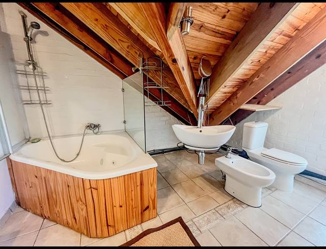 1 BEDROOM APARTMENT TO LET IN PINELANDS